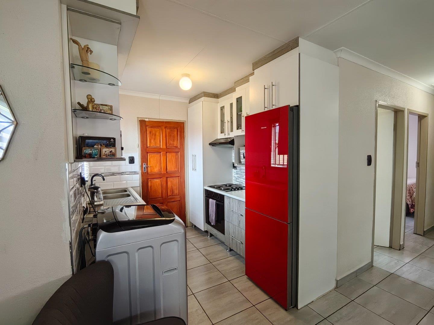 3 Bedroom House to rent in Rosslyn P24114178632