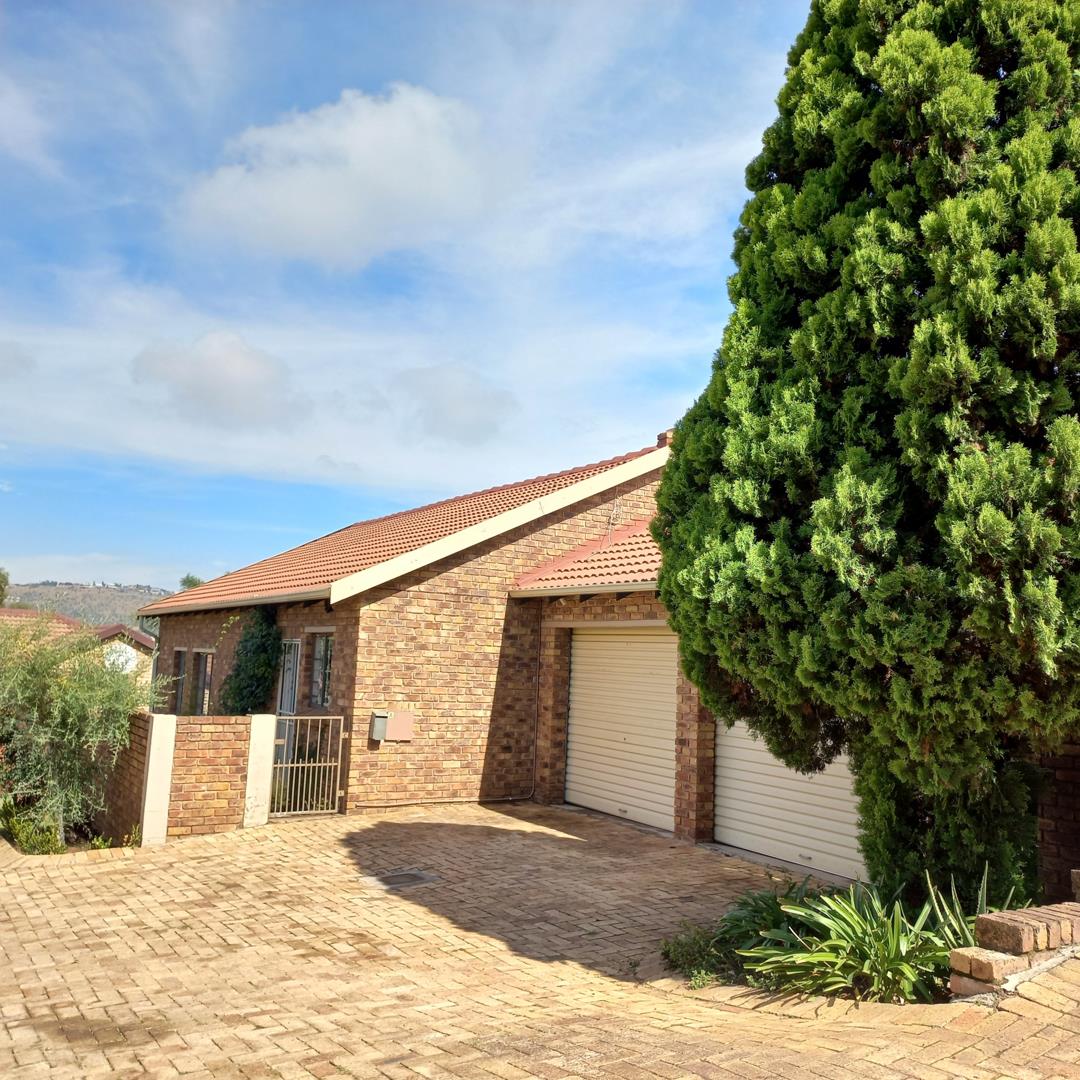 Honeydew Manor Property Property and houses for sale in Honeydew