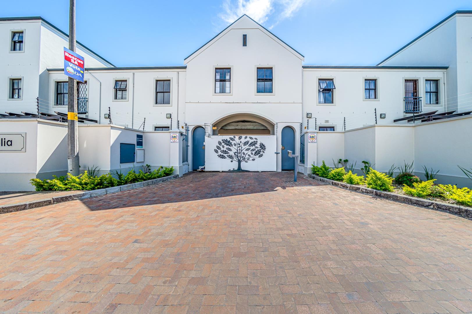 0.5 Bedroom Apartment / flat for sale in Stellenbosch Central 8 Jan