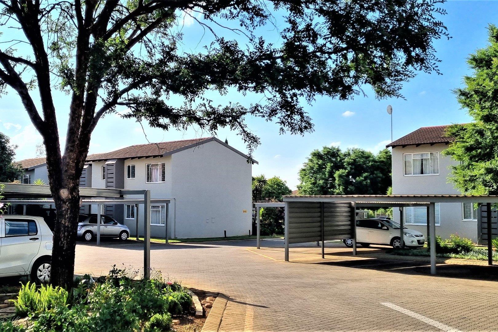 2 Bedroom Apartment / flat to rent in Van Der Hoff Park P24114181837