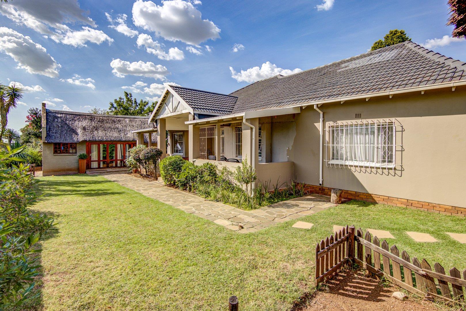 3 Bedroom House for sale in Benoni West P24114182139