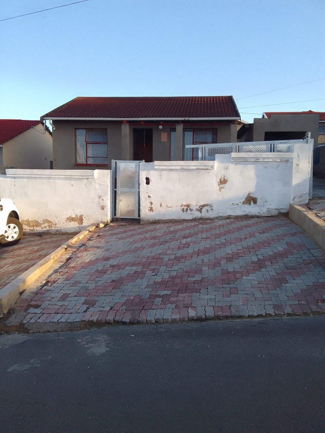 Mdantsane Nu 17 Property Houses for sale in Mdantsane Nu 17
