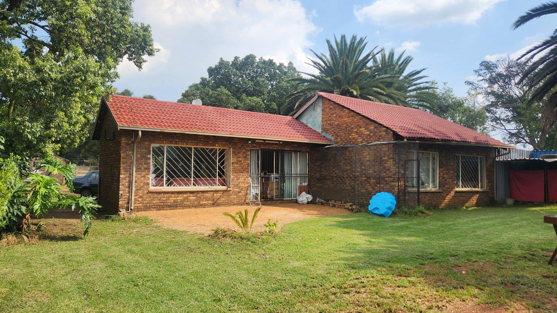 3 Bedroom House for sale in Modder East P24114184021