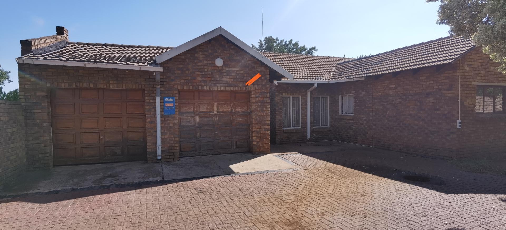 5 Bedroom House for sale in Karenpark P24114184661