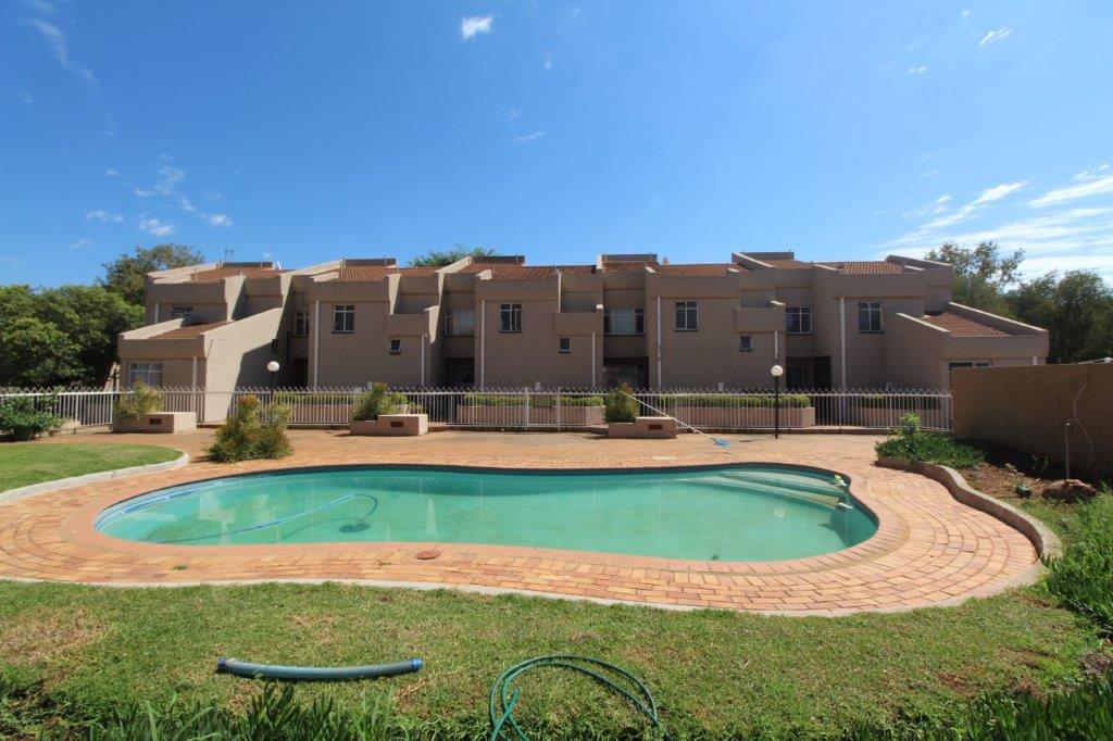 3 Bedroom Townhouse for sale in Arcadia P24114184884