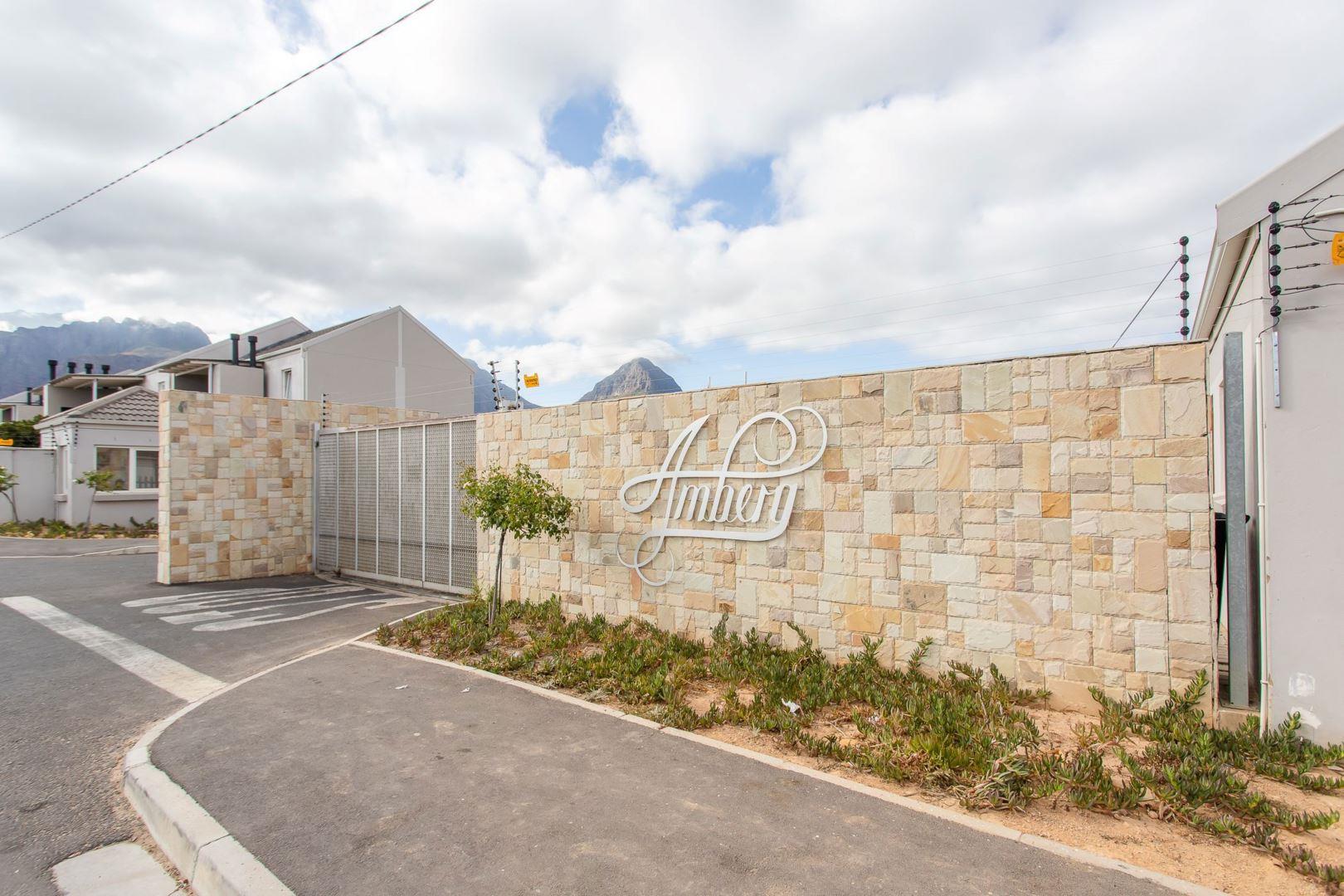 2 Bedroom Apartment / flat for sale in Paarl East P24114187427