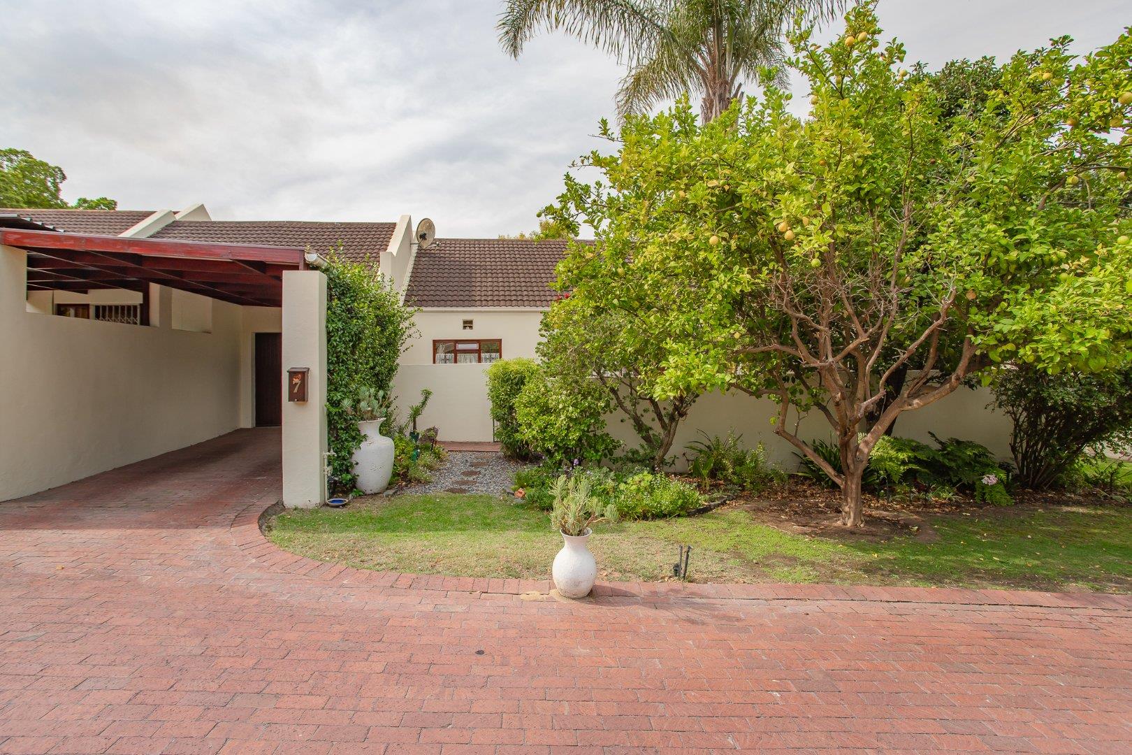 3 Bedroom House for sale in De Oude Renbaan 11de Laan 7 P24114187713