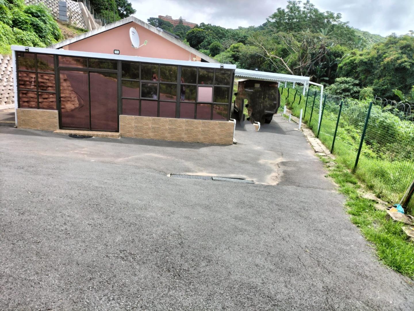 3 Bedroom House for sale in Croftdene P24114188380