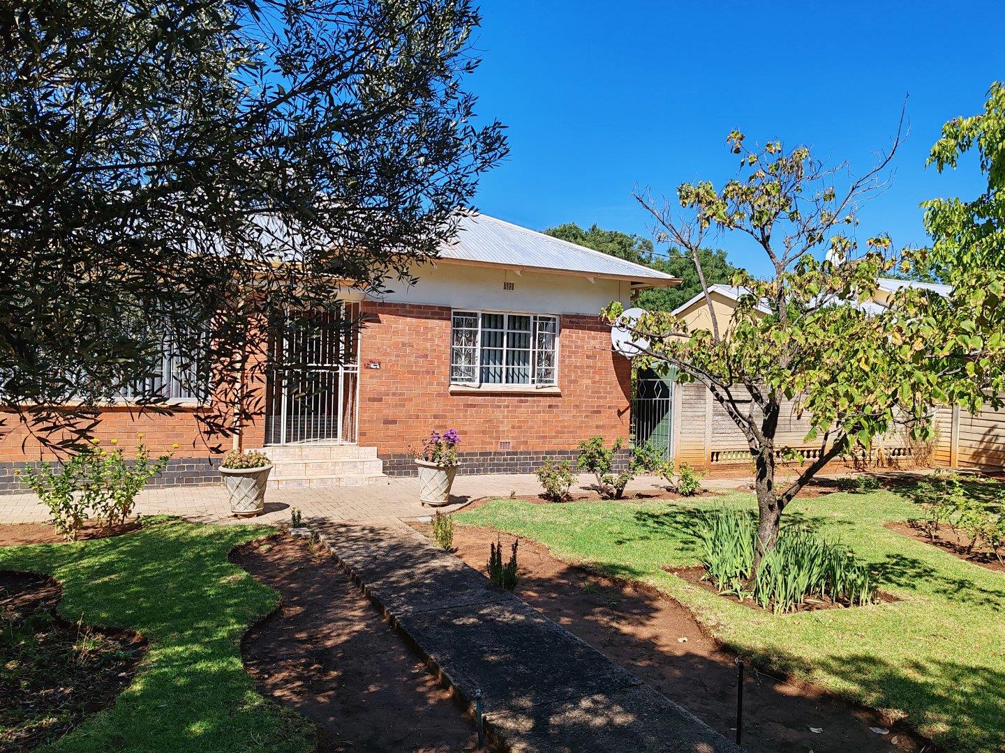 3 Bedroom House for sale in Bayswater P24114188773