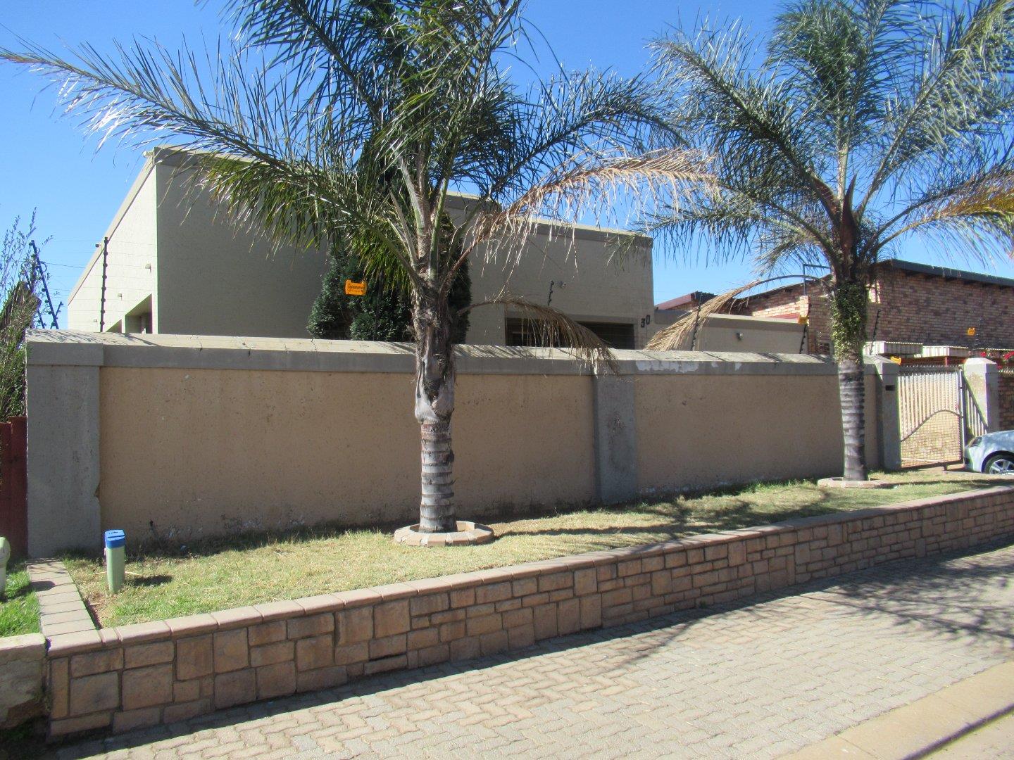 3 Bedroom House for sale in Eldorado Park 30 Sneeuberg East Street