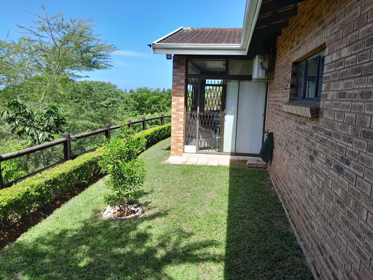 3 Bedroom Townhouse for sale in Freeland Park Unit 82 Lakeview