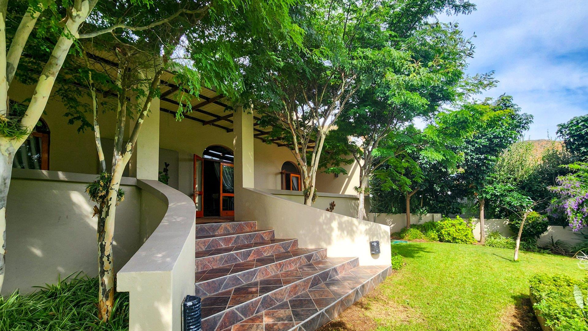 3 Bedroom House for sale in Montagu 22 Van Der Merwe Street P24