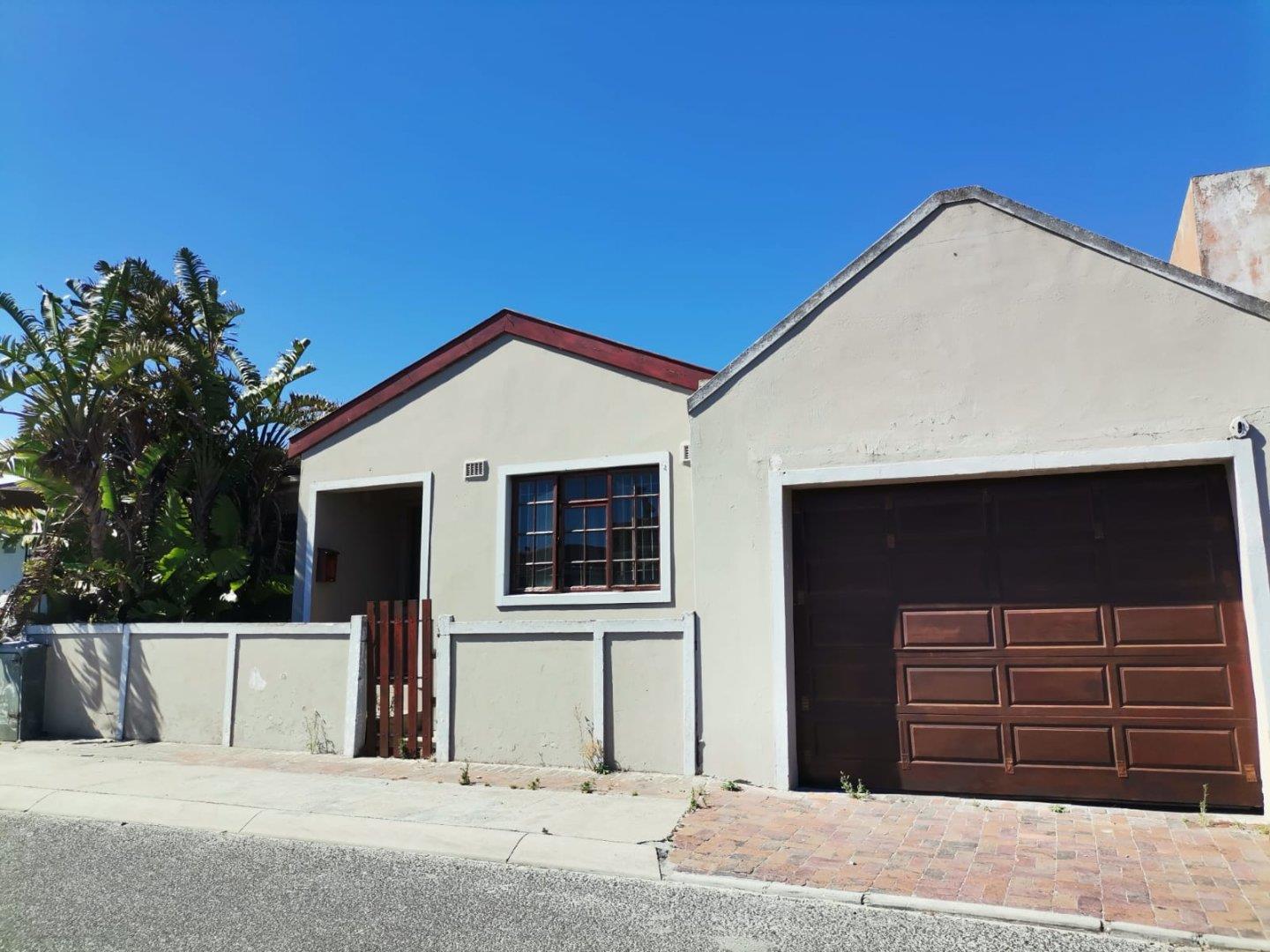 Westridge, Mitchells Plain Property Property and houses for sale in