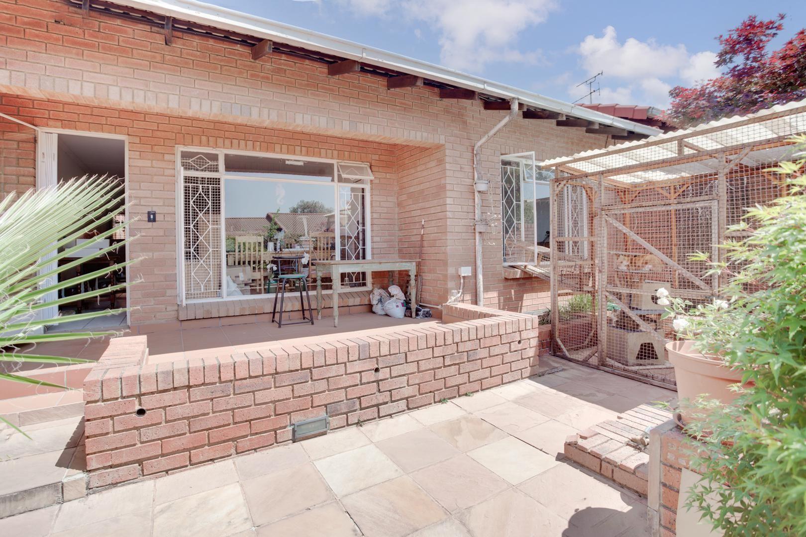 2 Bedroom Townhouse for sale in Ferndale P24114192898