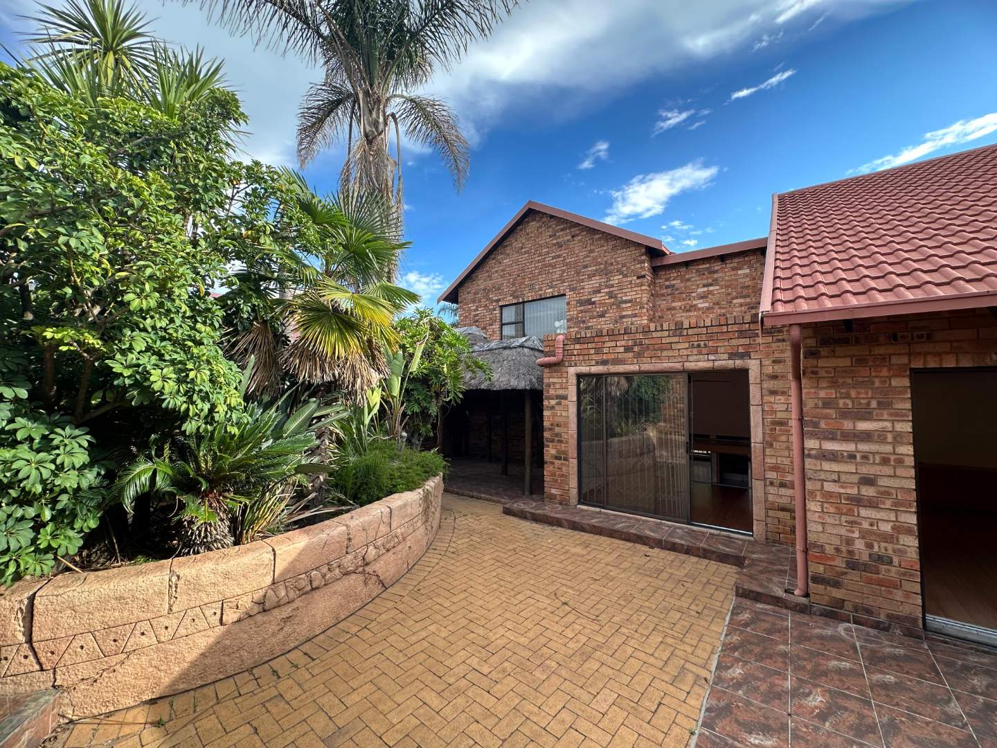 6 Bedroom House for sale in Winchester Hills P24114193126