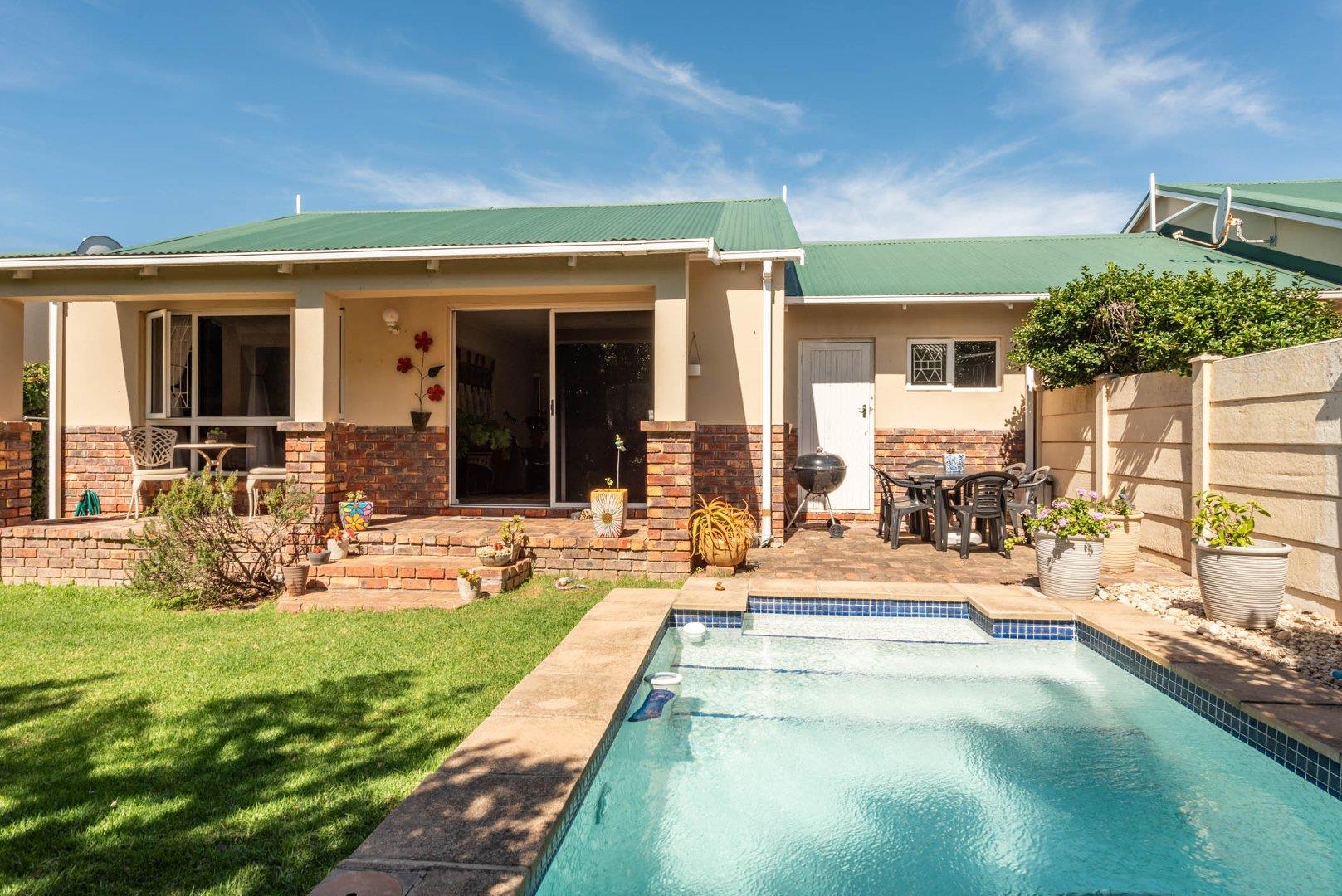 Lorraine Property Townhouses for sale in Lorraine