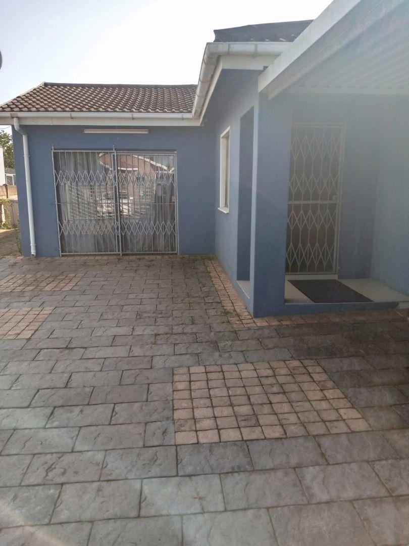 4 Bedroom House for sale in Brackenham P24114194279