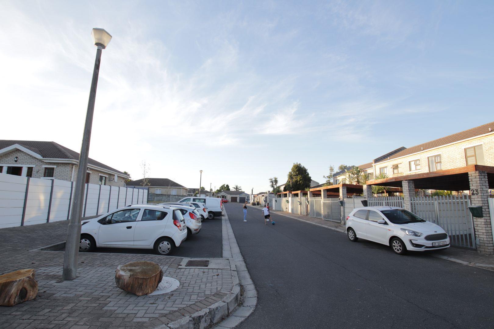 2 Bedroom Townhouse for sale in Oakglen 30 Platinum Place, 30