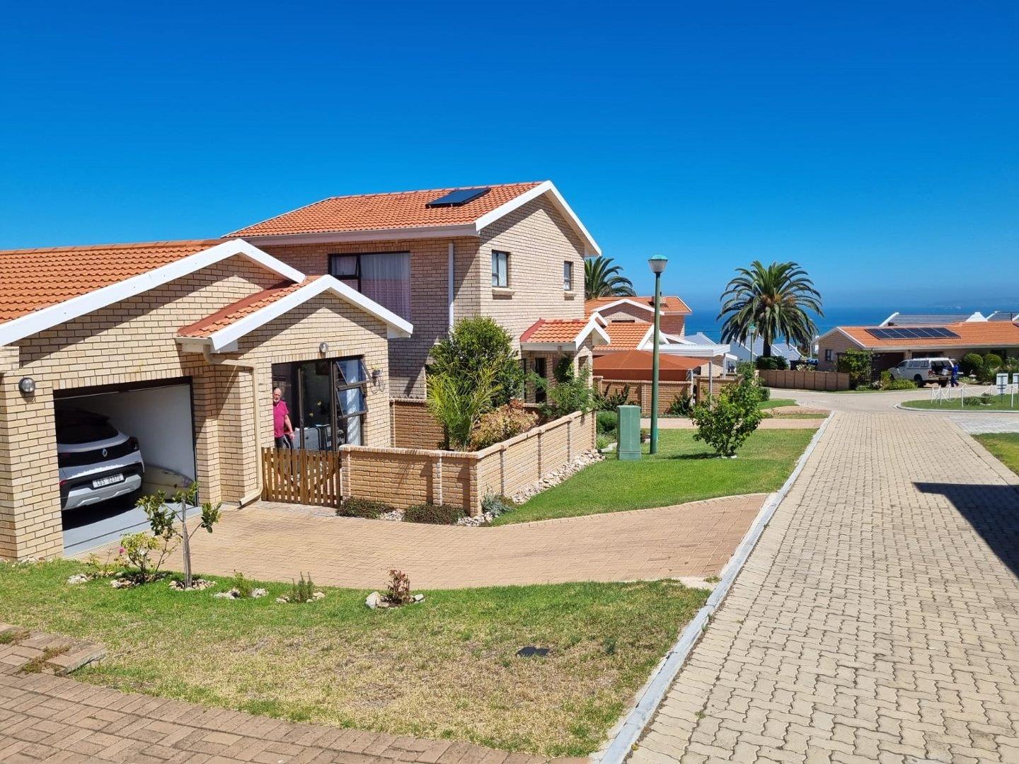 2 Bedroom House for sale in Tergniet P24114195040