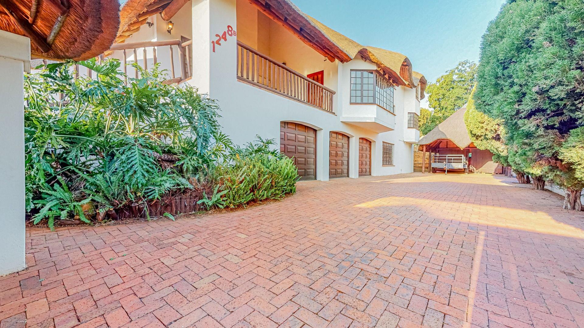 6 Bedroom House for sale in Waverley P24114195426