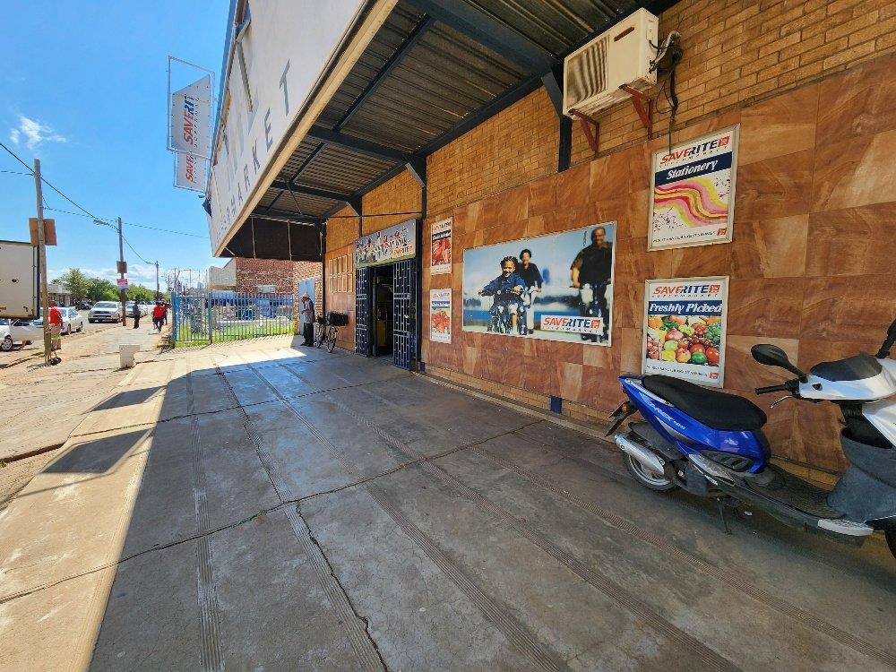 Commercial property for sale in Warrenton P24114198180