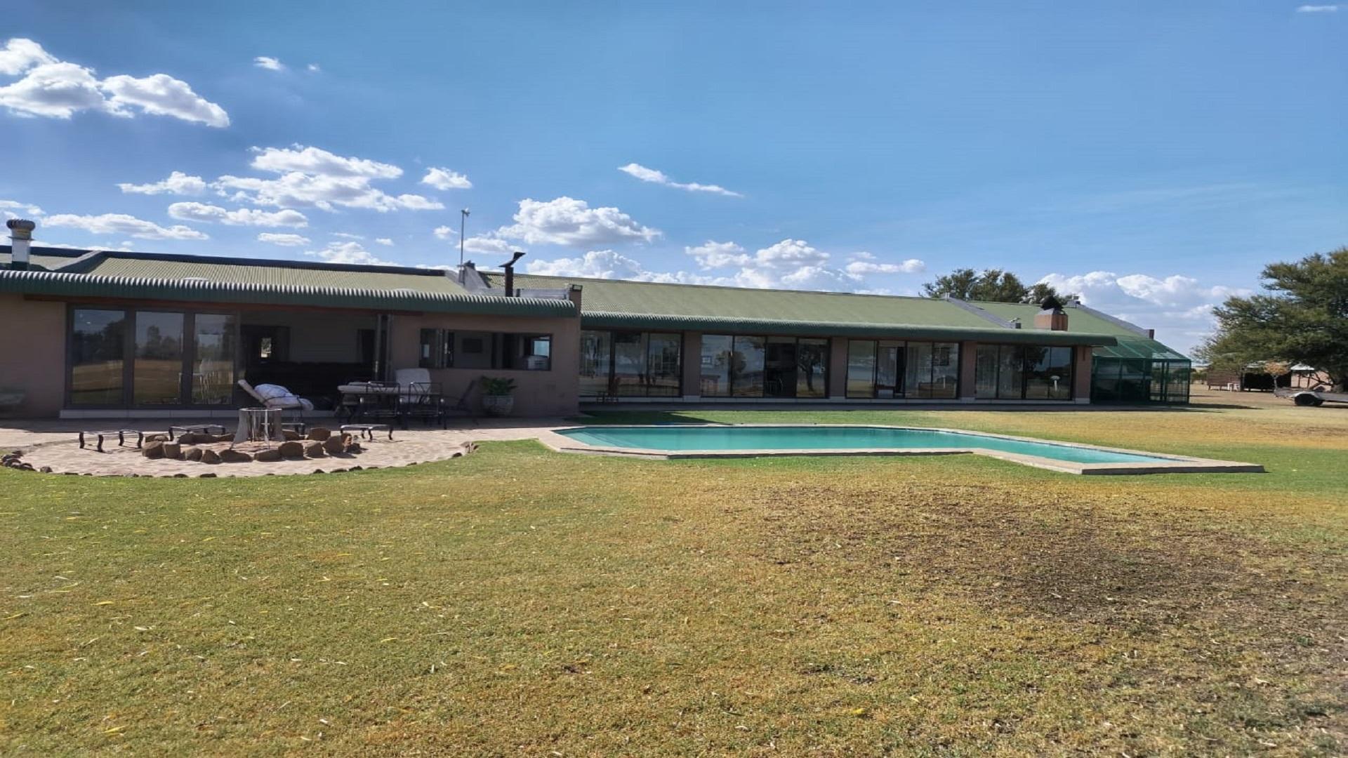 6 Bedroom House for sale in Vaaldam SH P24114198876