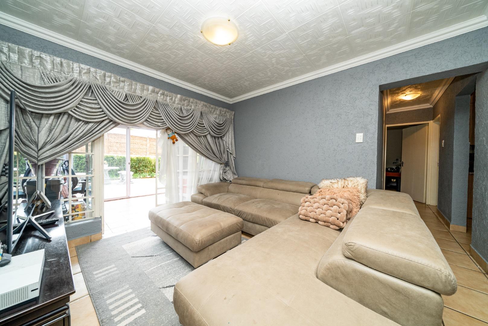 2 Bedroom Townhouse for sale in Castleview 113 Stone Arch Estate, 10 Mowgli Street P24114200213