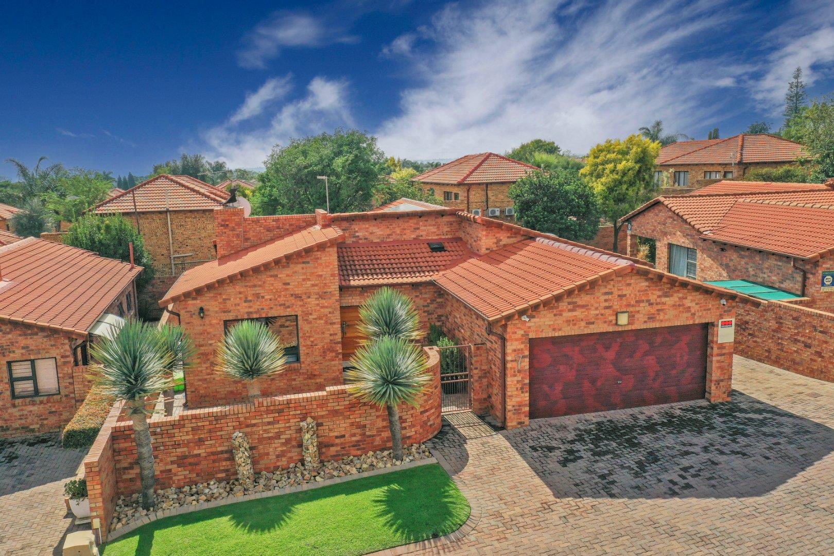 4 Bedroom House for sale in Sharonlea P24114196789