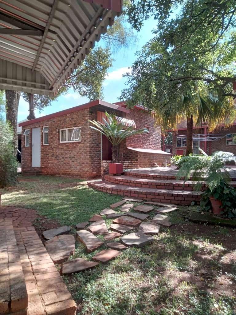 Lynnwood Glen Property Apartments / flats to rent in Lynnwood Glen