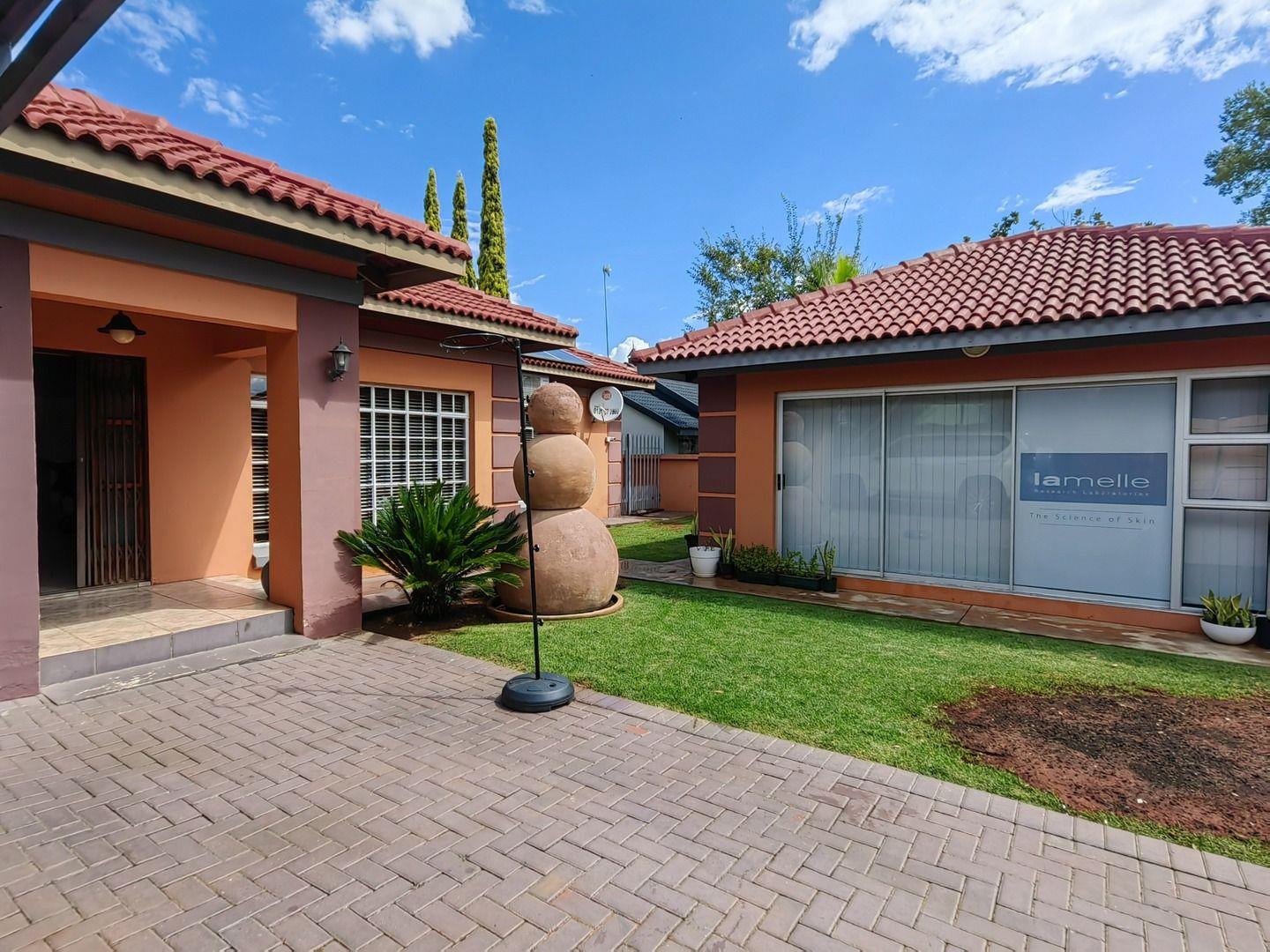 3 Bedroom House for sale in Baillie Park P24114201951