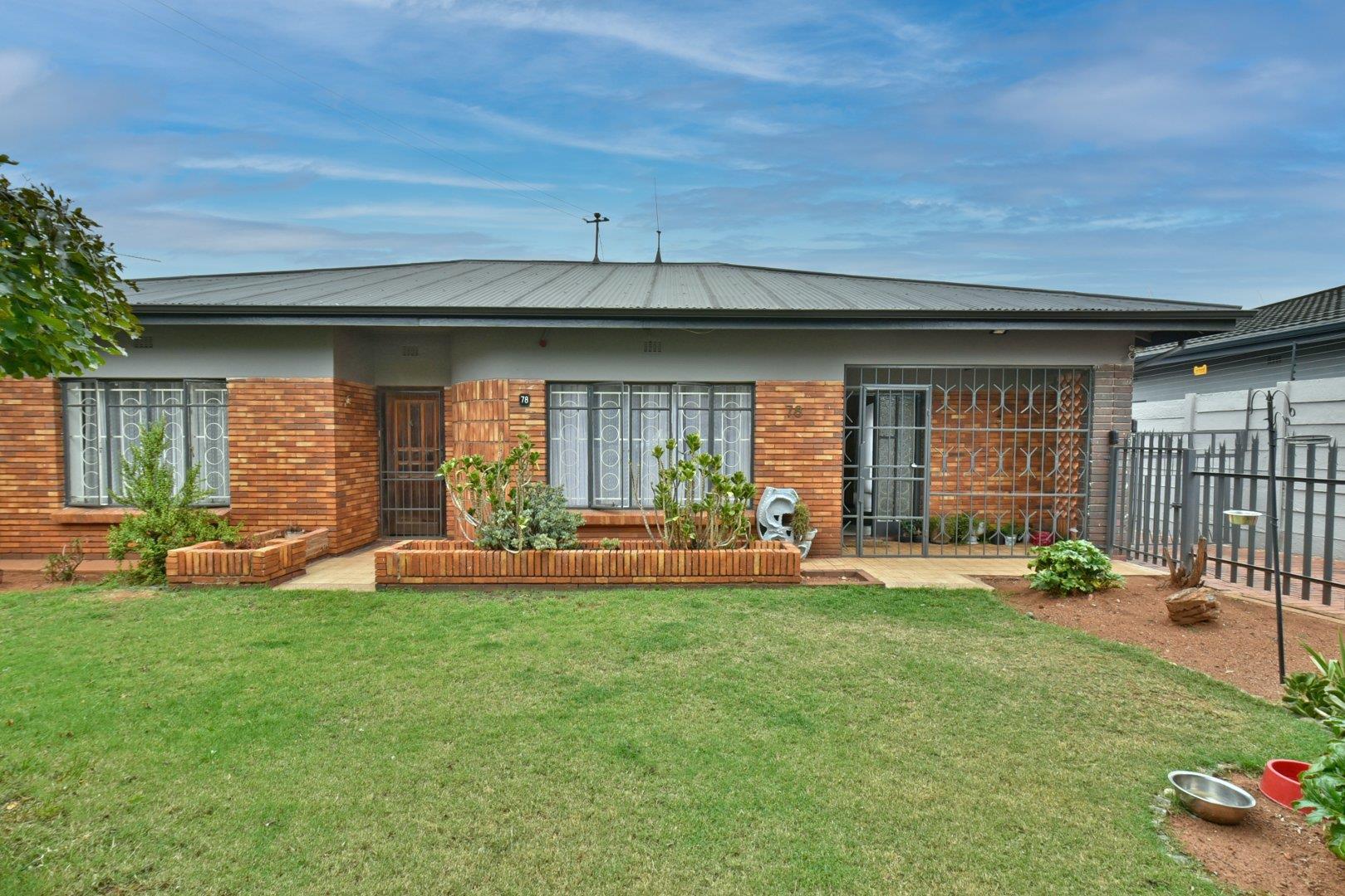 4 Bedroom House for sale in Sunnyridge P24114203198