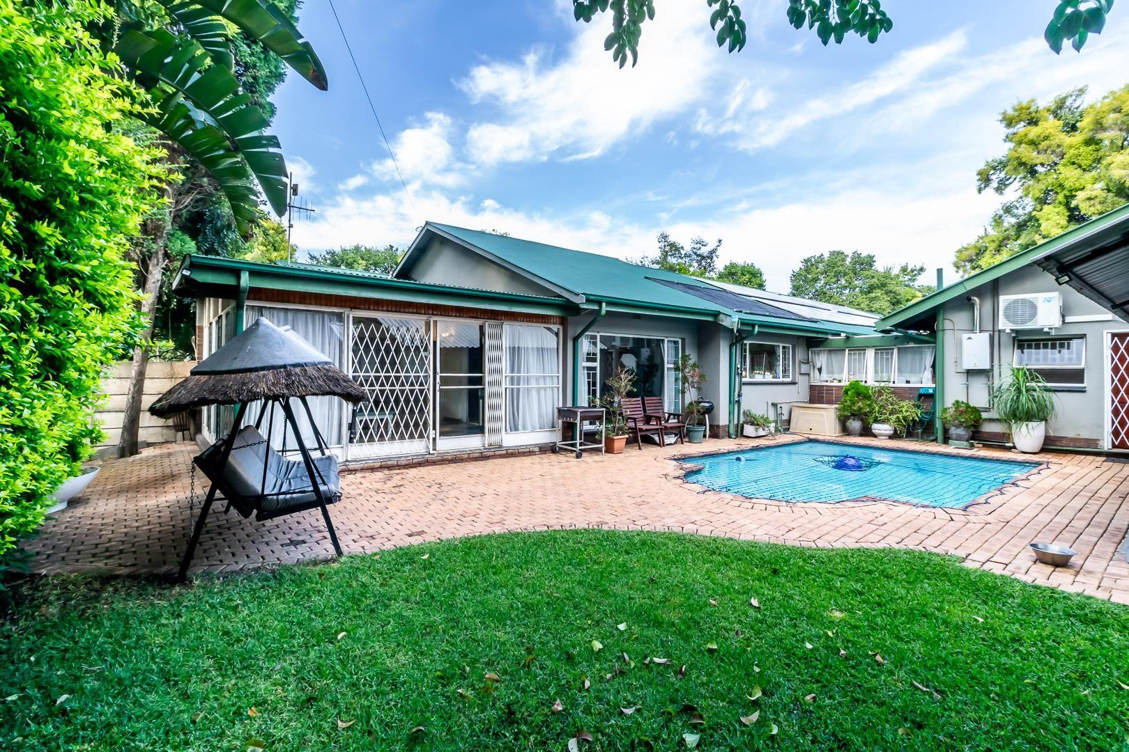 5 Bedroom House for sale in Waverley P24114203327