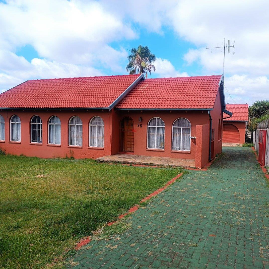 3 Bedroom House for sale in Witpoortjie P24114204549
