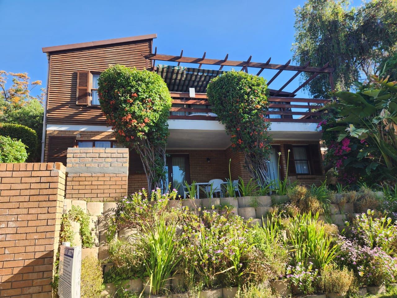 3 Bedroom House for sale in Montagu P24113674431