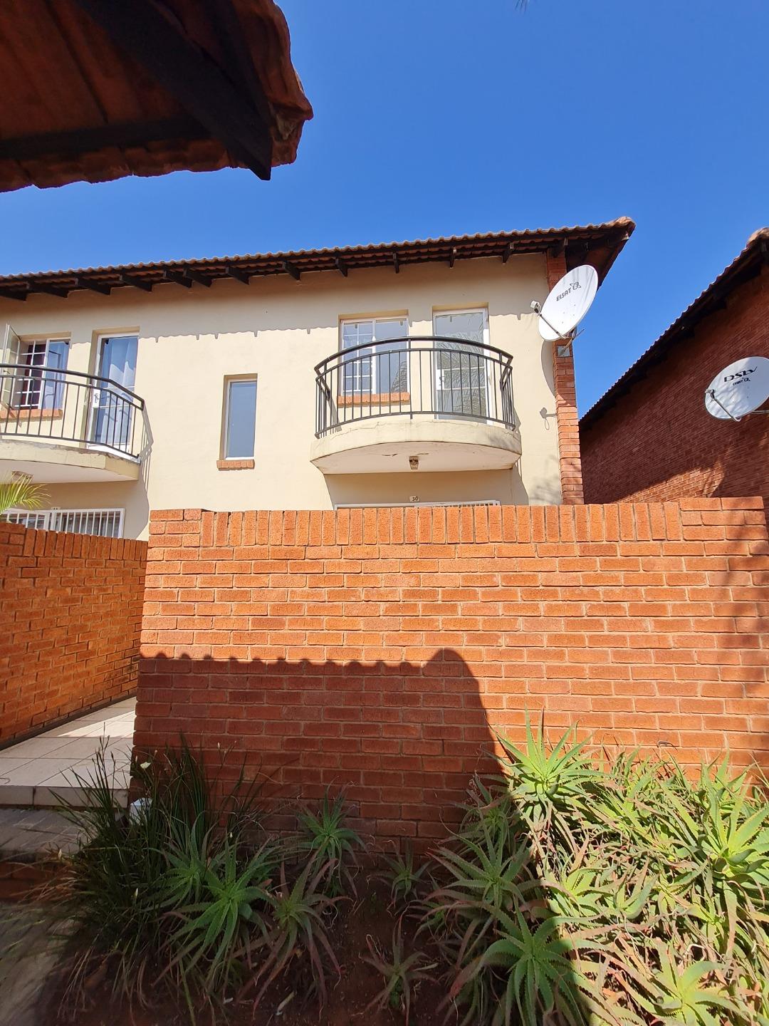 2 Bedroom Townhouse for sale in Montana 521 6th Rd P24114207817