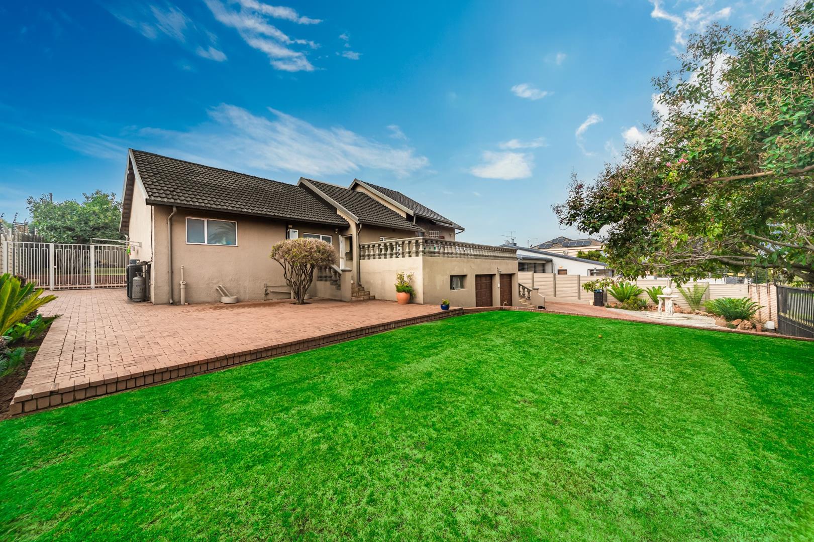 3 Bedroom House for sale in Glenanda P24114209290