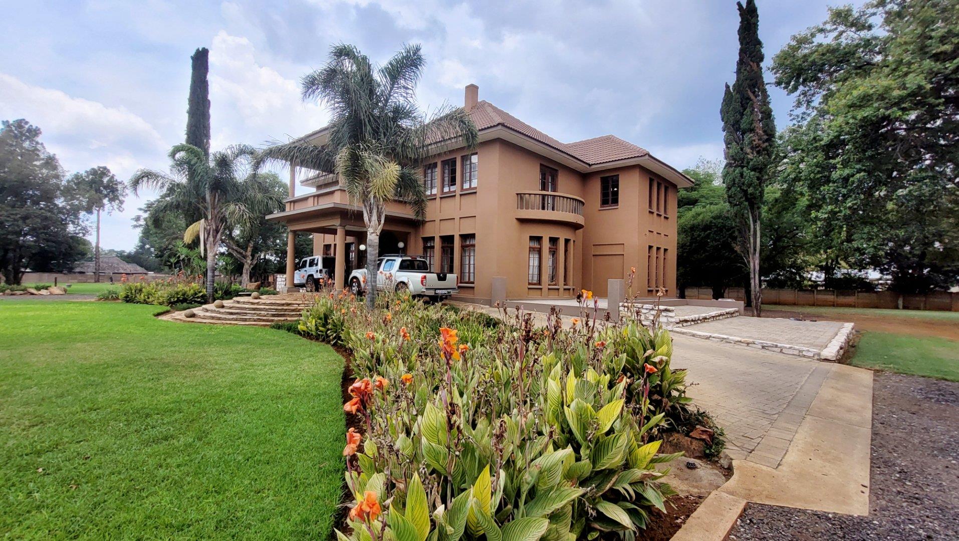 5 Bedroom House for sale in Unitas Park P24114210861