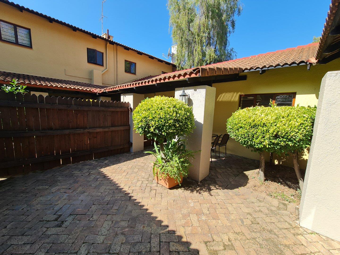 1 Bedroom Apartment / flat to rent in Baileys Muckleneuk P24112609394