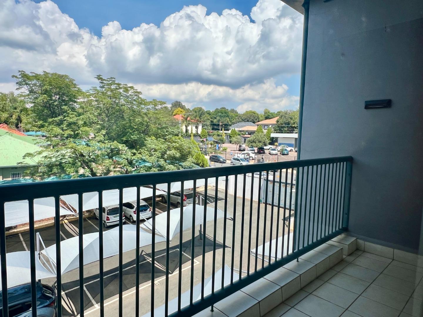 Greenside, Johannesburg Property Apartments / flats to rent in