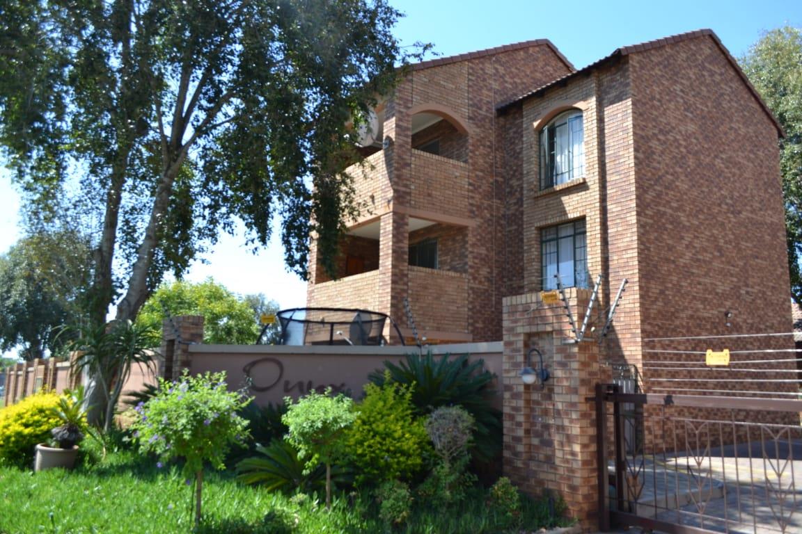 2 Bedroom Apartment / flat for sale in Eco Park Estate 34 Lemonwood Street P24114212439