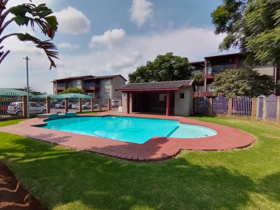 2 Bedroom Townhouse for sale in Benoni Central P24114212512