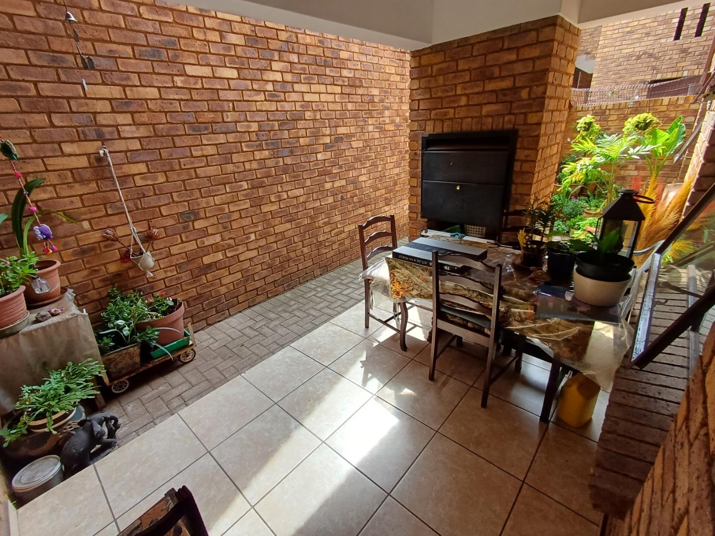 2 Bedroom Apartment / flat for sale in Albemarle 162 Jacoba Road