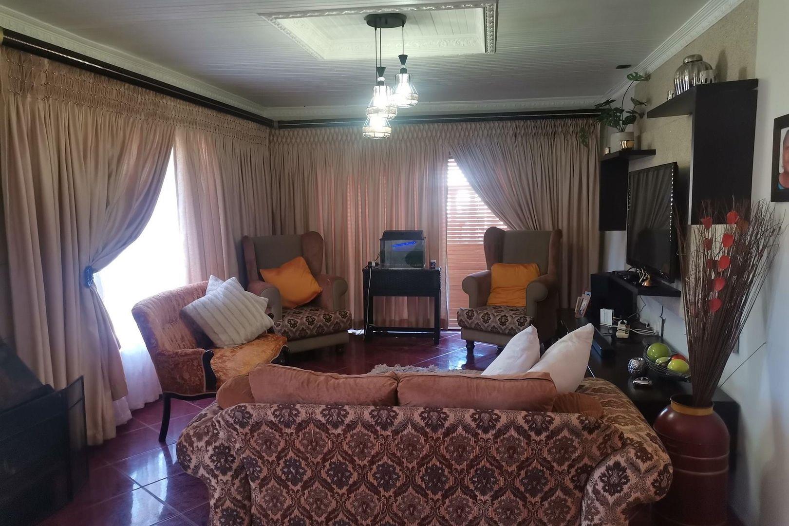 3 Bedroom House for sale in Motherwell Nu 5 P24114214096