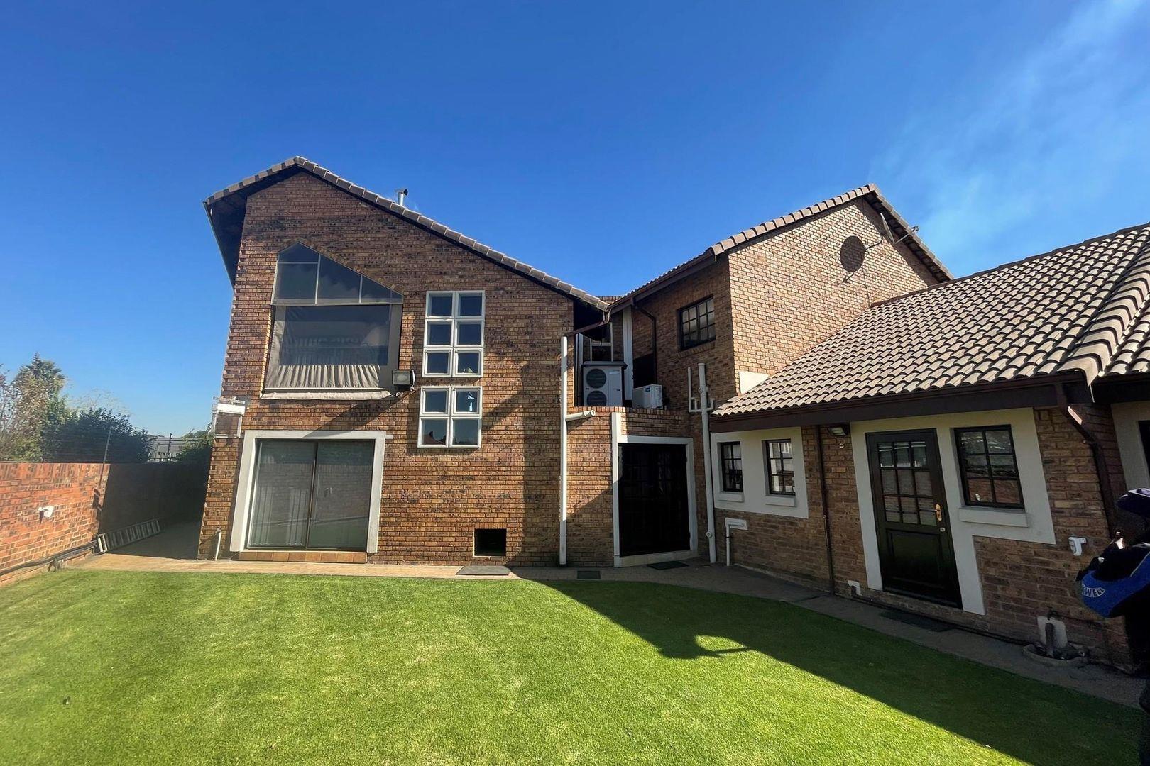 5 Bedroom House for sale in Petersfield P24112737659