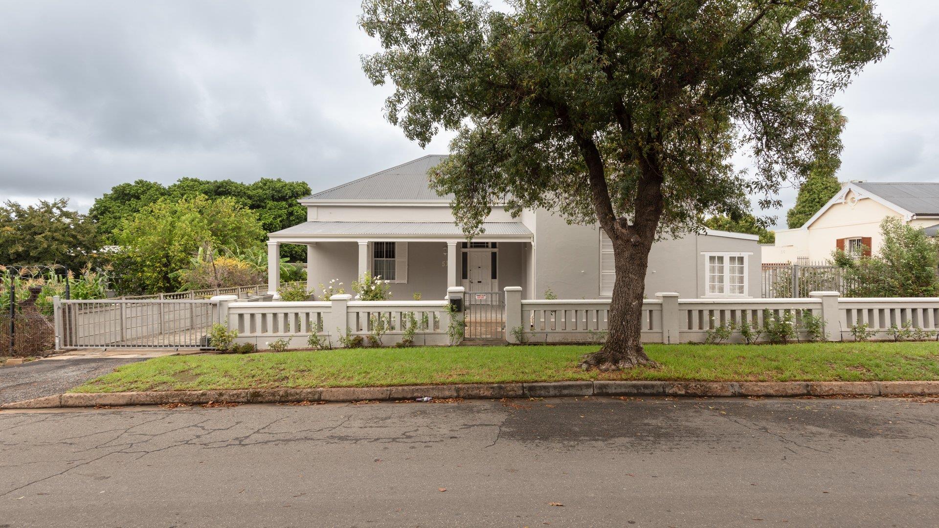 3 Bedroom House for sale in Robertson 51 Van Reenen Street P24