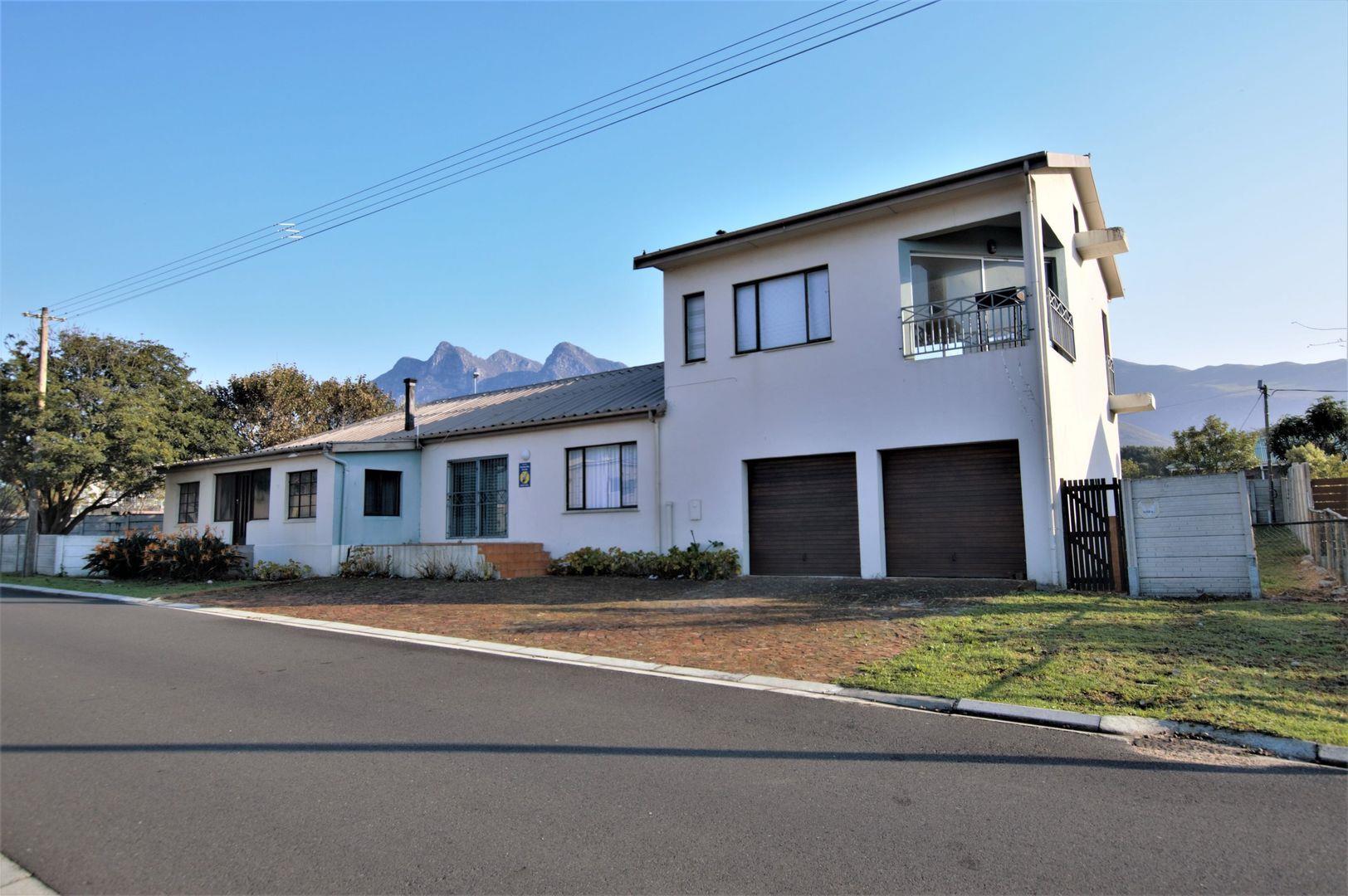 4 Bedroom House for sale in Kleinmond Central 2 Boekenhout Avenue