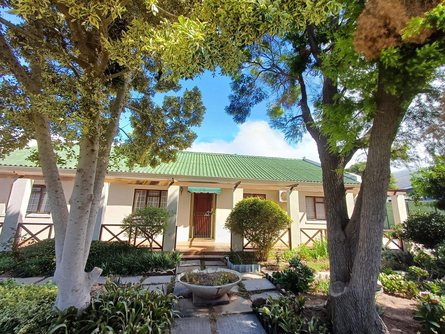 3 Bedroom House for sale in Montagu 4 Absolon, 4 Market Street P24