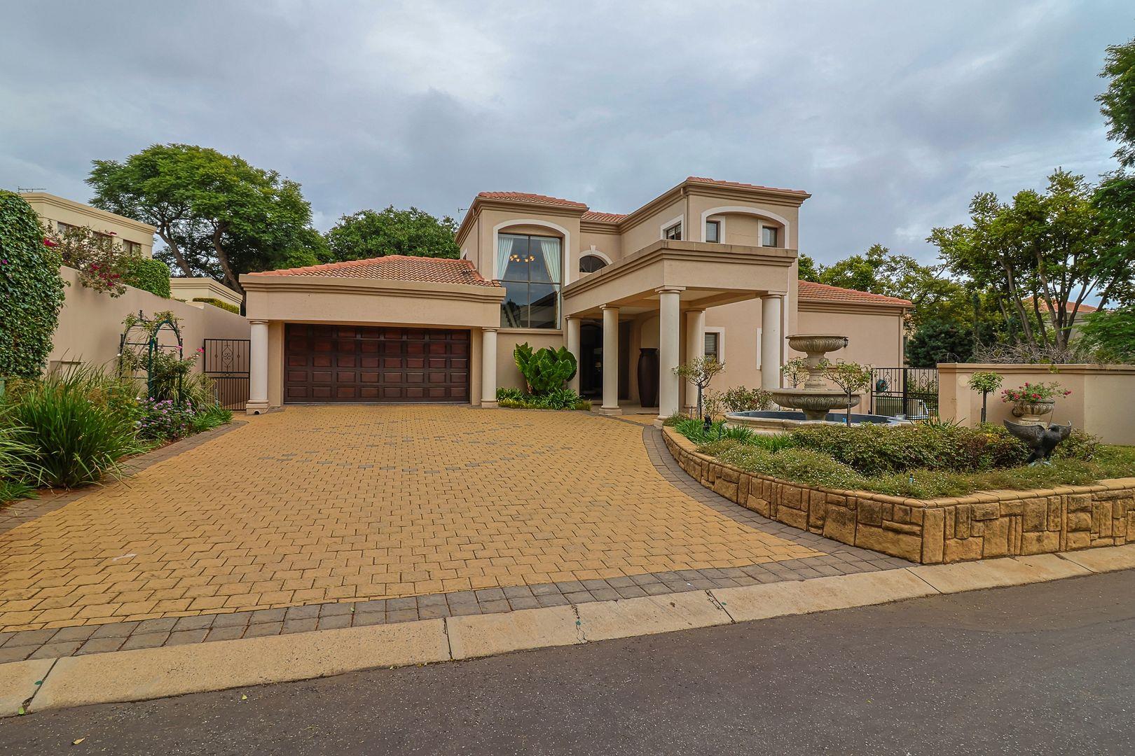 4 Bedroom House for sale in Northcliff P24114214819