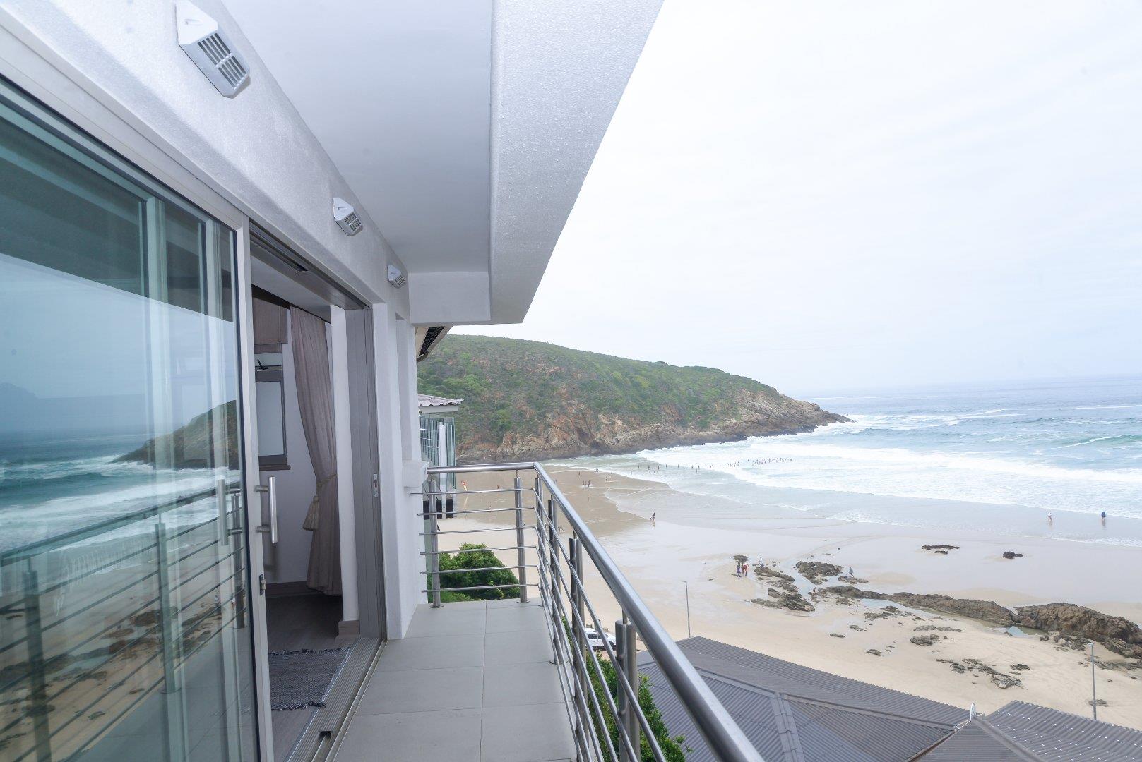 6 Bedroom House for sale in Herolds Bay P24114215351