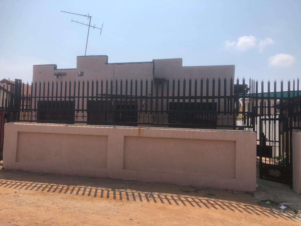 Chief A. Luthuli Park Property Houses to rent in Chief A. Luthuli